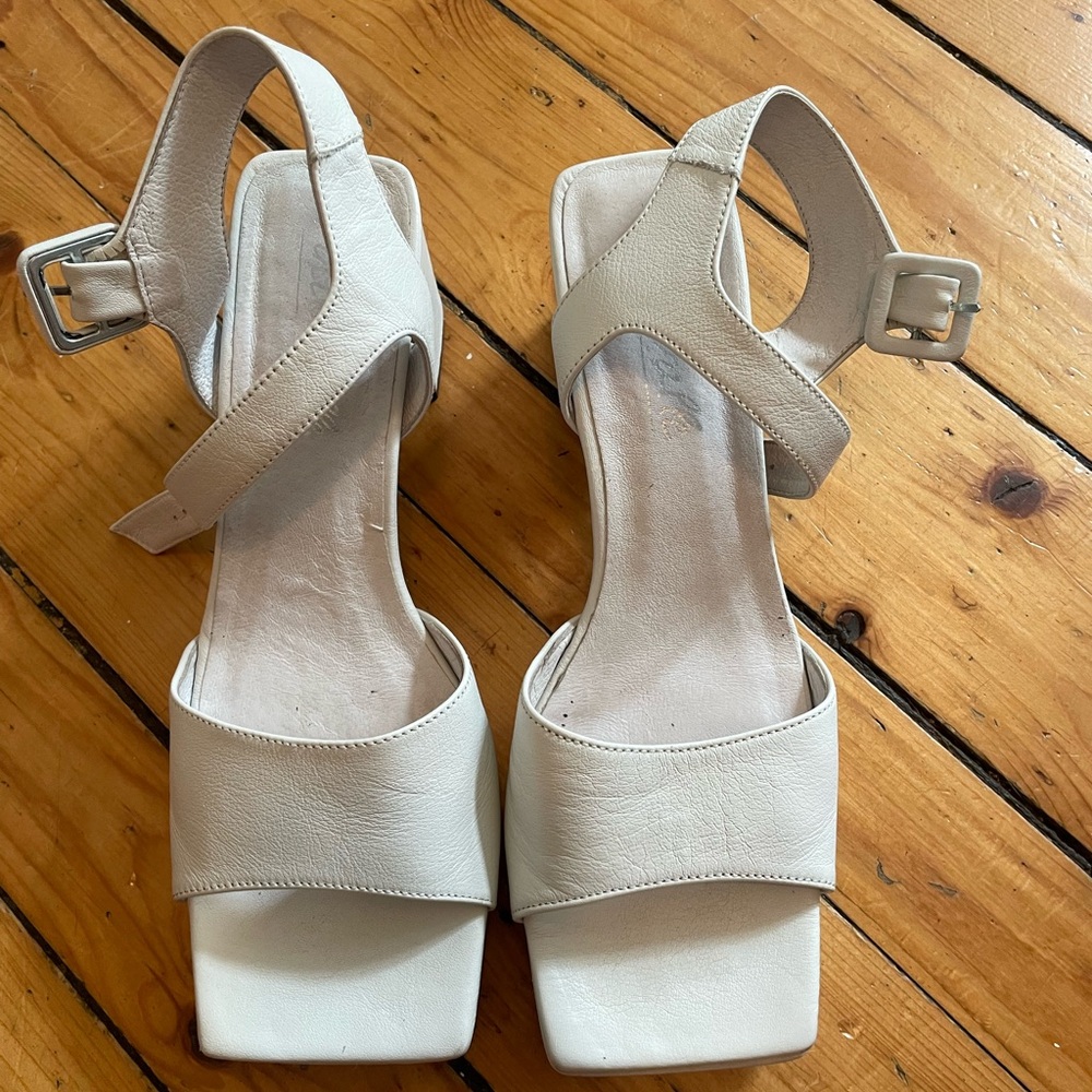 Elegant Cream Women's Sandals L’Intervalle